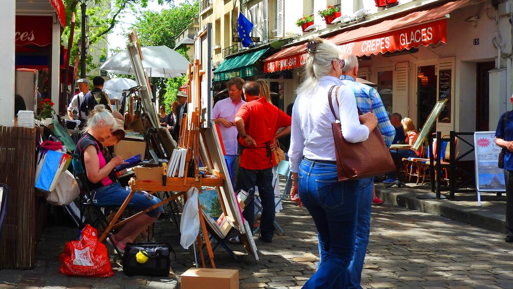 Parisian street artists