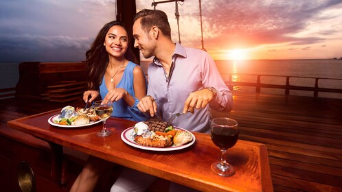 Dîner-croisière romantique Columbus à Cancún