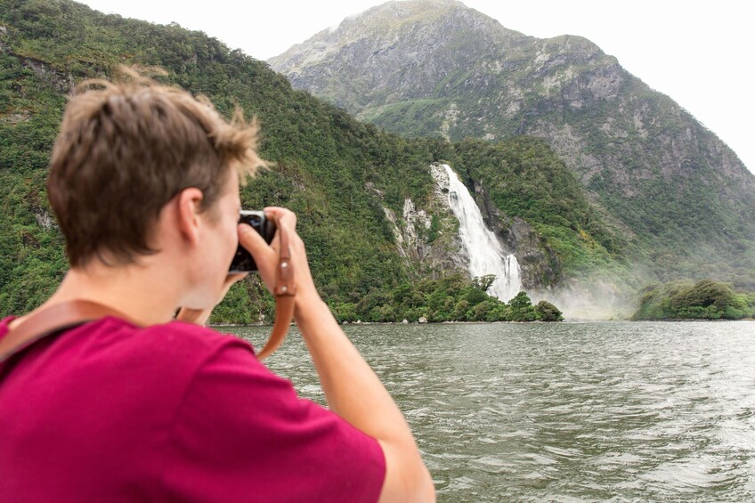 Full-Day Milford Sound Tour with Cruise & Scenic Flight