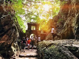 Marble Mountains & Linh Ung Pagoda from Hoi An