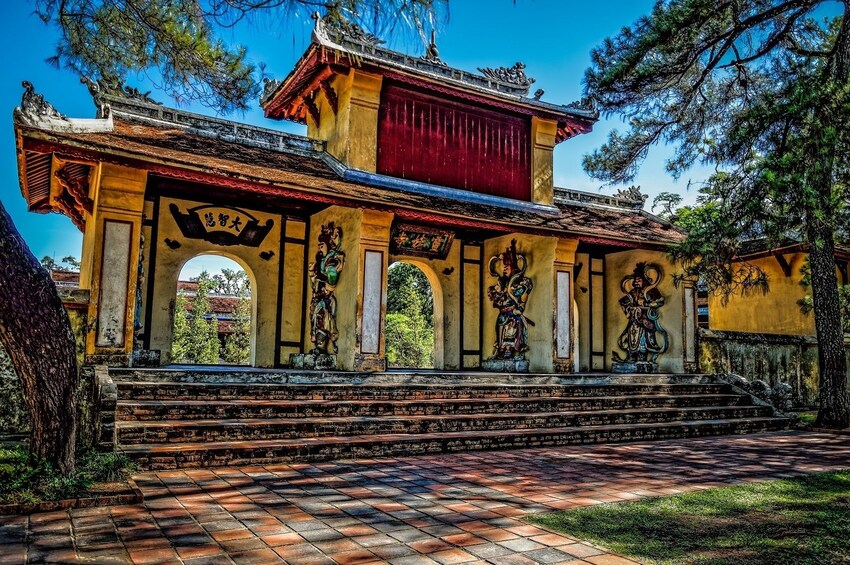 Full-Day Tour to the Imperial City of Hue from Hoi An