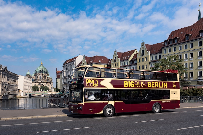Berlin Hop-on-Hop-off Sightseeing Tour and River Cruise
