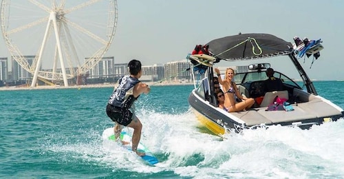 Dubai: Dubai Marina Wakesurfing eller Wakeboarding Experience