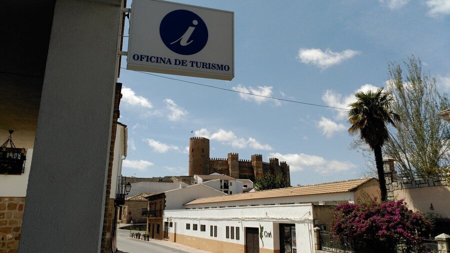 Ruta guiada por el Castillo de Baños de la Encina