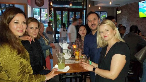 New York City: Nytårsdrinks, historie og kuglestød