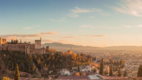 Granada: Visita guiada a pie Albaicín y Sacromonte al atardecer