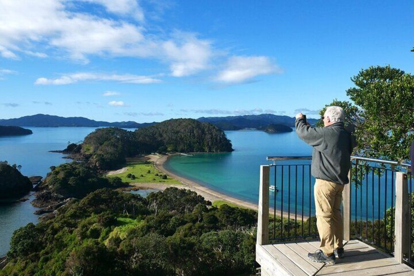 Hole in the Rock Cruise & Island Tour - with two island stopovers