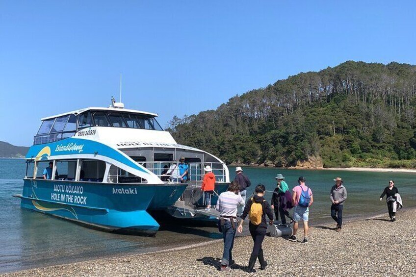 Hole in the Rock Cruise & Island Tour - with two island stopovers