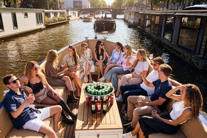 Amsterdam: Canal Booze Cruise med mulighet for ubegrenset antall drinker