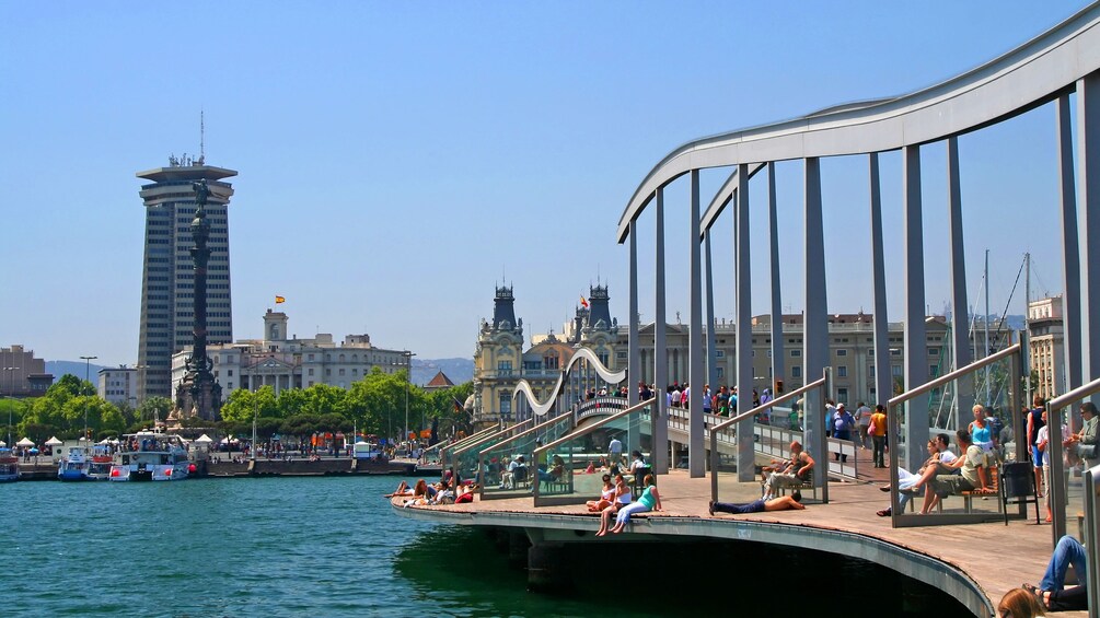 Charger l’élément 1 sur 5. Waterfront of Barcelona