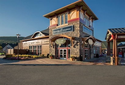 BEST Woodbury Outlets Shopping 1-Day Tour from New York