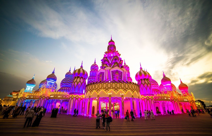 Visit of Dubai Frame with Global village VIP entrance (Private Tour)