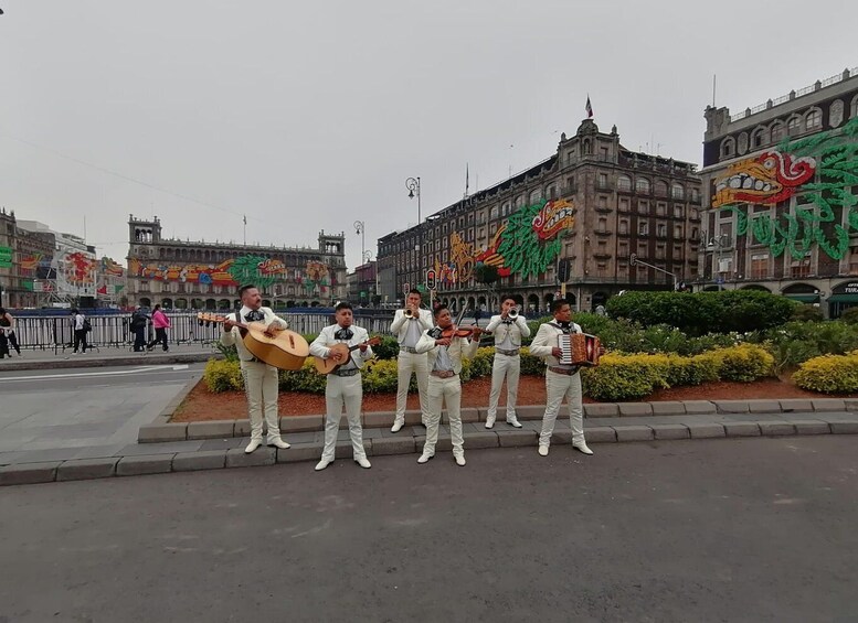 Picture 1 for Activity Mexico City: Mariachi Night Tour in a Panoramic Bus