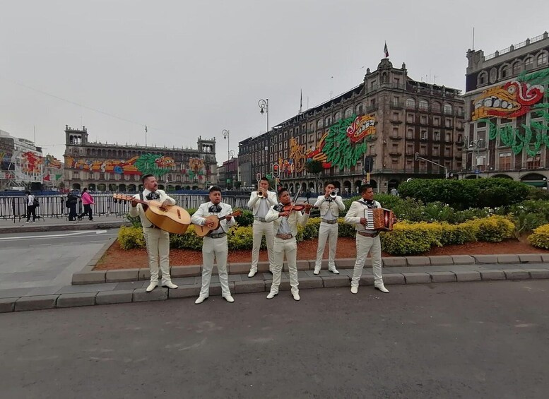 Picture 1 for Activity Mexico City: Mariachi Night Tour in a Panoramic Bus