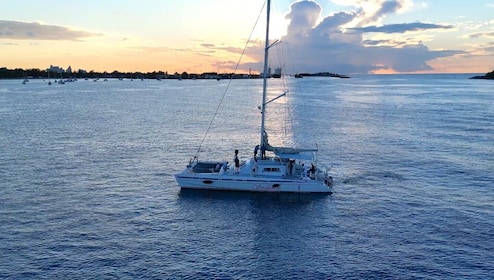 Crucero con cena al atardecer