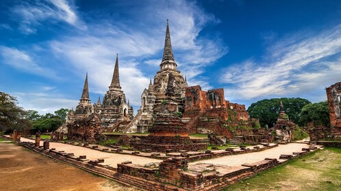 Ayutthaya UNESCO Temples Small Group Tour with Lunch