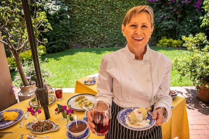 Private Market Tour and Traditional Mexican Cooking in a Beautiful Home