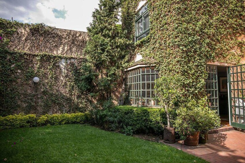 Private Market Tour and Traditional Mexican Cooking in a Beautiful Home