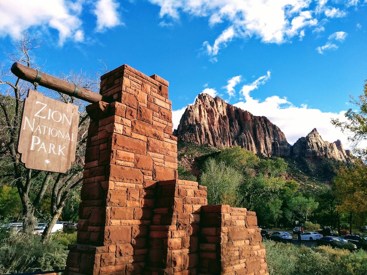 Shuttle: Between Las Vegas, Bryce Canyon and Zion National Park