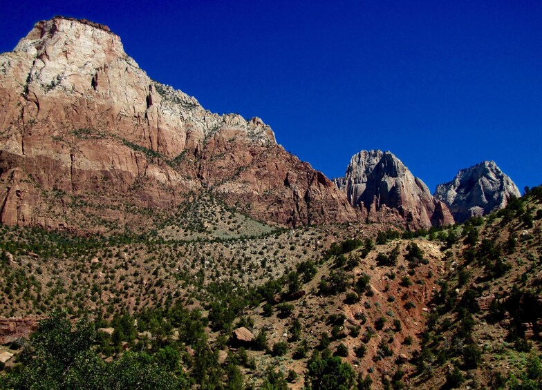 Shuttle: Between Las Vegas, Bryce Canyon and Zion National Park