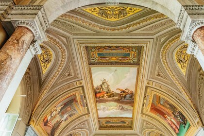 Rome: Vatican, Sistine Chapel and St Peter's Basilica Tour