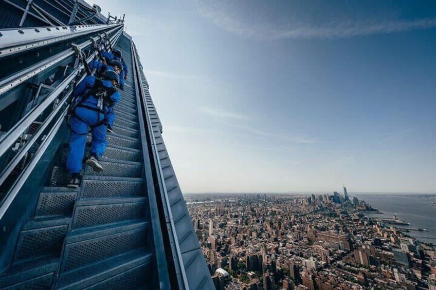 City Climb: The Ultimate Skyscraping Adventure at Edge 