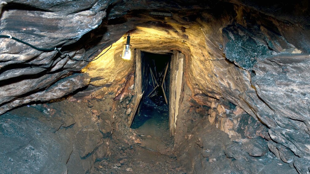 Foto 5 von 5 laden Entrance to Salt Mine in Bavarian Alps
