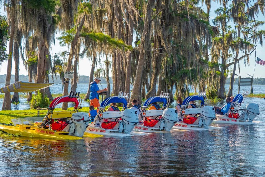 Picture 6 for Activity Clermont: Chain of Lakes Self-Driving Catboat Tour