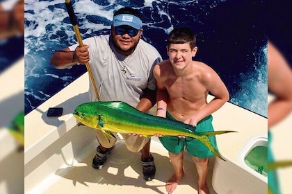 Private Luxury Fishing for 8 Hours in Cancun