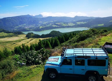 Tour de medio día en 4X4 por Sete Cidades. Fuera de los caminos trillados.