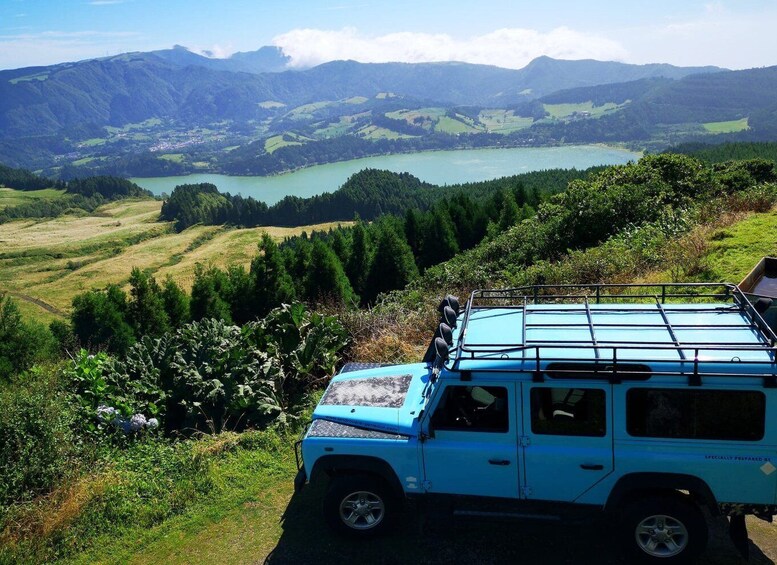 Half-Day 4X4 Tour Sete Cidades. Off the beaten Track.