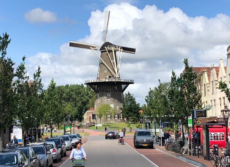 Leiden, Pilgrim Fathers, Canal Cruise & Windmill Visit