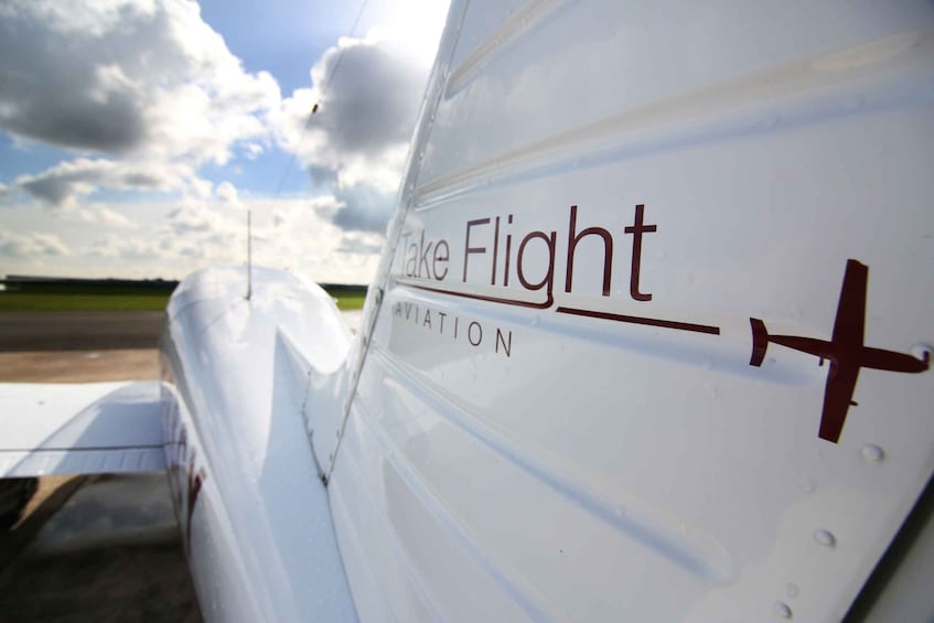 Picture 2 for Activity Cotswolds : 30 Minute Flight Experience