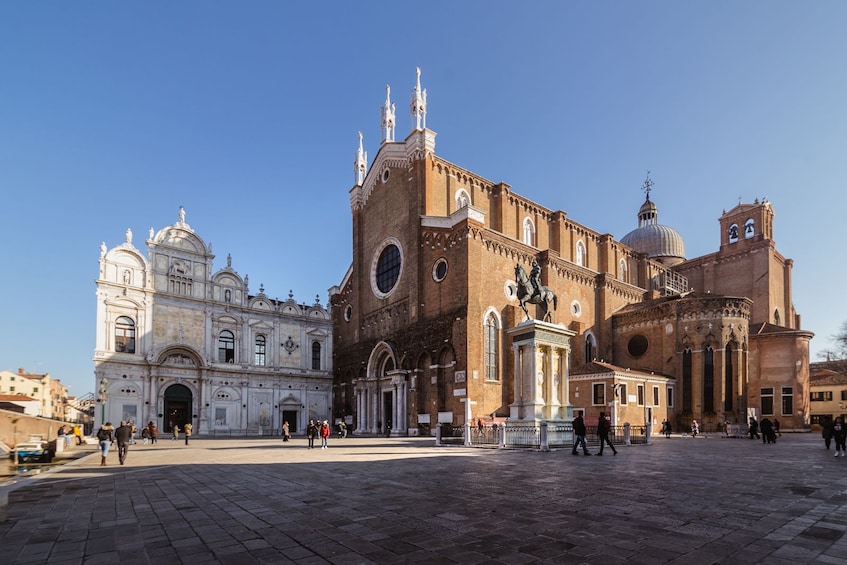 Combo Tour: Walking Tour of Venice & Gondola Ride