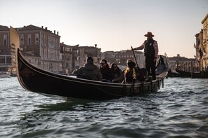 Combo Tour: Walking Tour of Venice & Gondola Ride