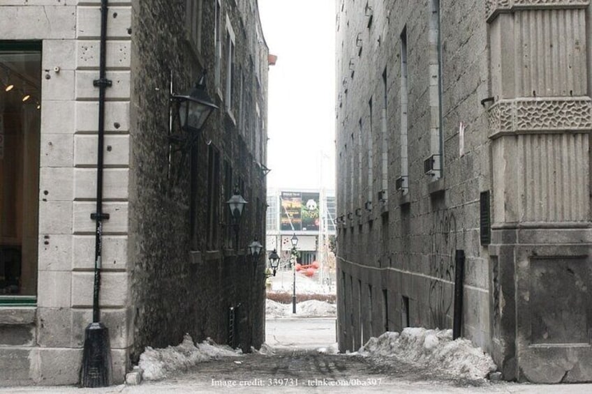 The Ghosts of Old Montreal: Private 1.5-hour Spooky Tour