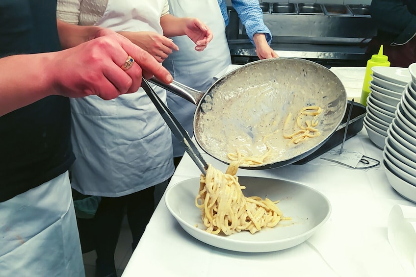 The Flavours of the Roman Jewish Ghetto: Cooking Class at Sunset 