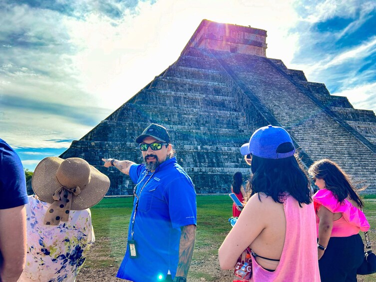 Chichen Itza, Cenote, Buffet Lunch, Tequila & Valladolid Tour