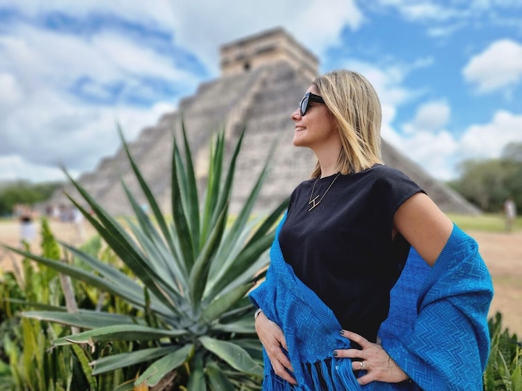 Chichen Itza, Cenote, Buffet Lunch, Tequila & Valladolid Tour