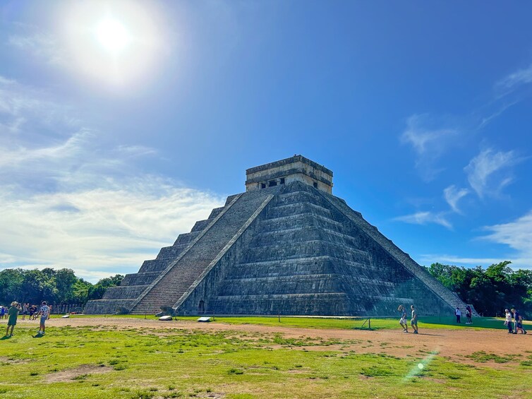 Chichen Itza, Cenote, Buffet Lunch, Tequila & Valladolid Tour