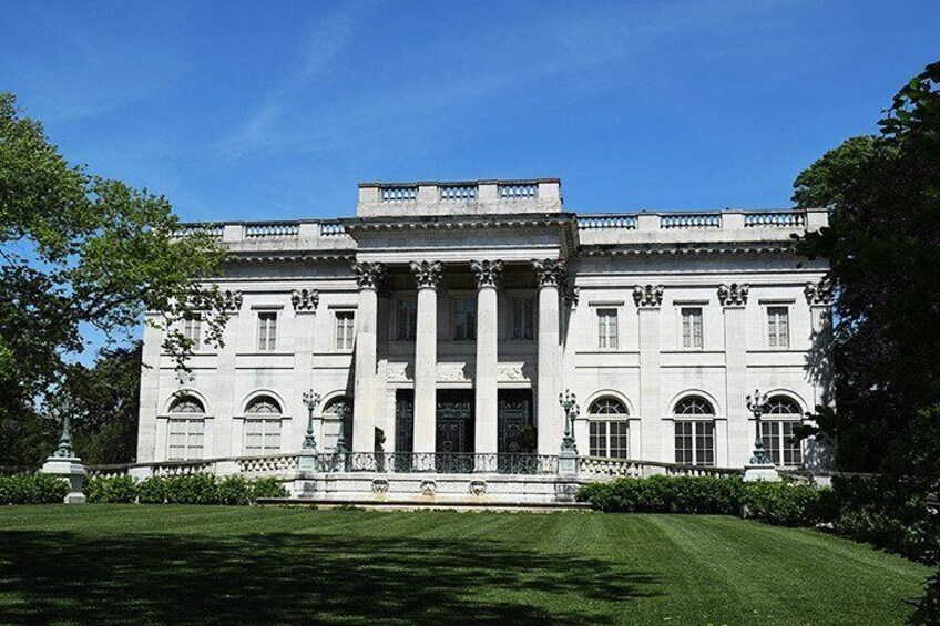 90-minute Newport Open Air Trolley Tour