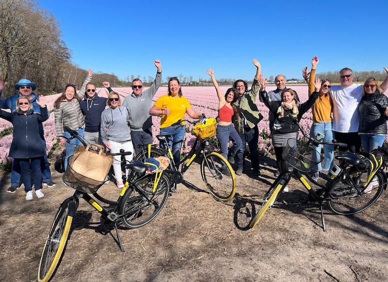 From Lisse: Flower Bike Tour Along Keukenhof and Flowerfarm