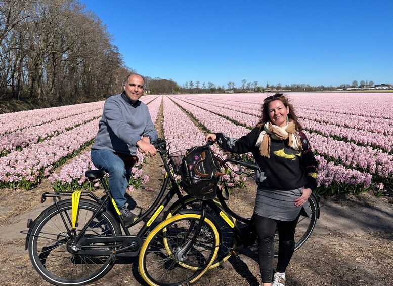 Picture 6 for Activity From Lisse: Flower Bike Tour Along Keukenhof and De Tulperij