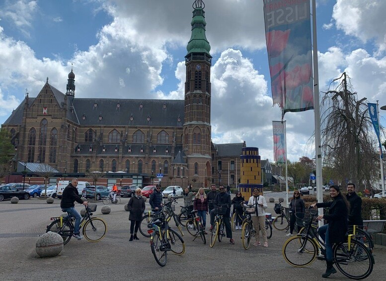 Picture 21 for Activity From Lisse: Flower Bike Tour Along Keukenhof and De Tulperij