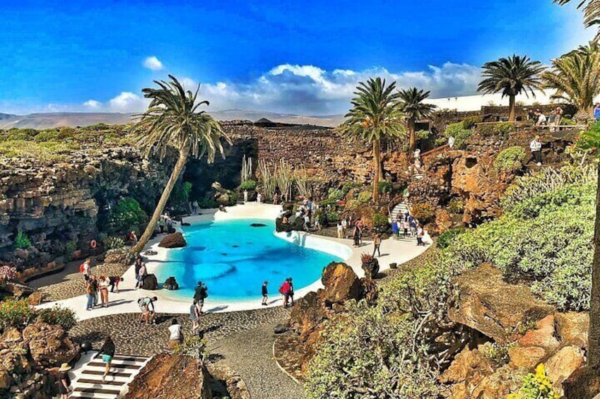 Tour to Timanfaya, Jameos del Agua, Cueva de los Verdes and viewpoint from the cliff

