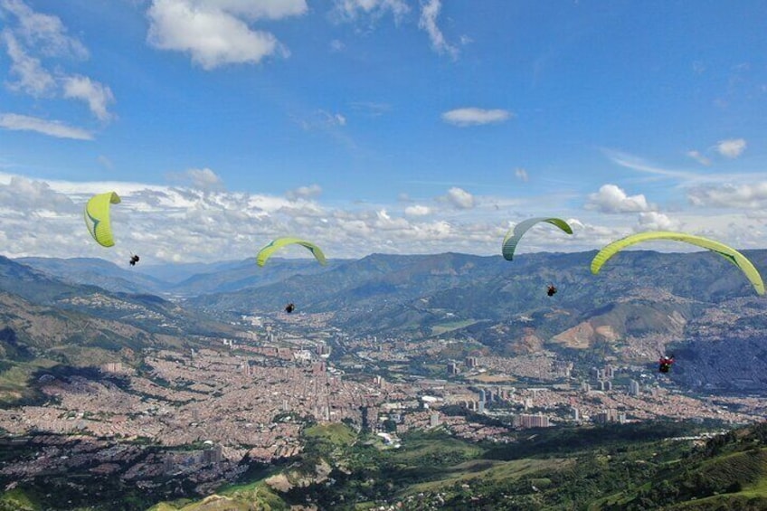 Parapente Zona De Vuelo En Medellín