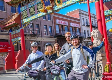 Victoria: 2-Hour History and Highlights Bike Tour