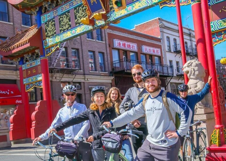 Victoria City Bike Tour: 2.5 Hr. History and Highlights Tour