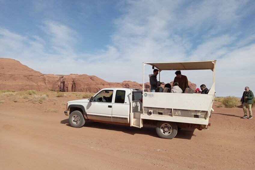 1.5 Hour Jeep Tour in Monument Valley 