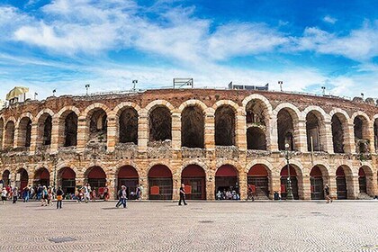 Visit Verona on foot with the Audio guide app for Smartphone